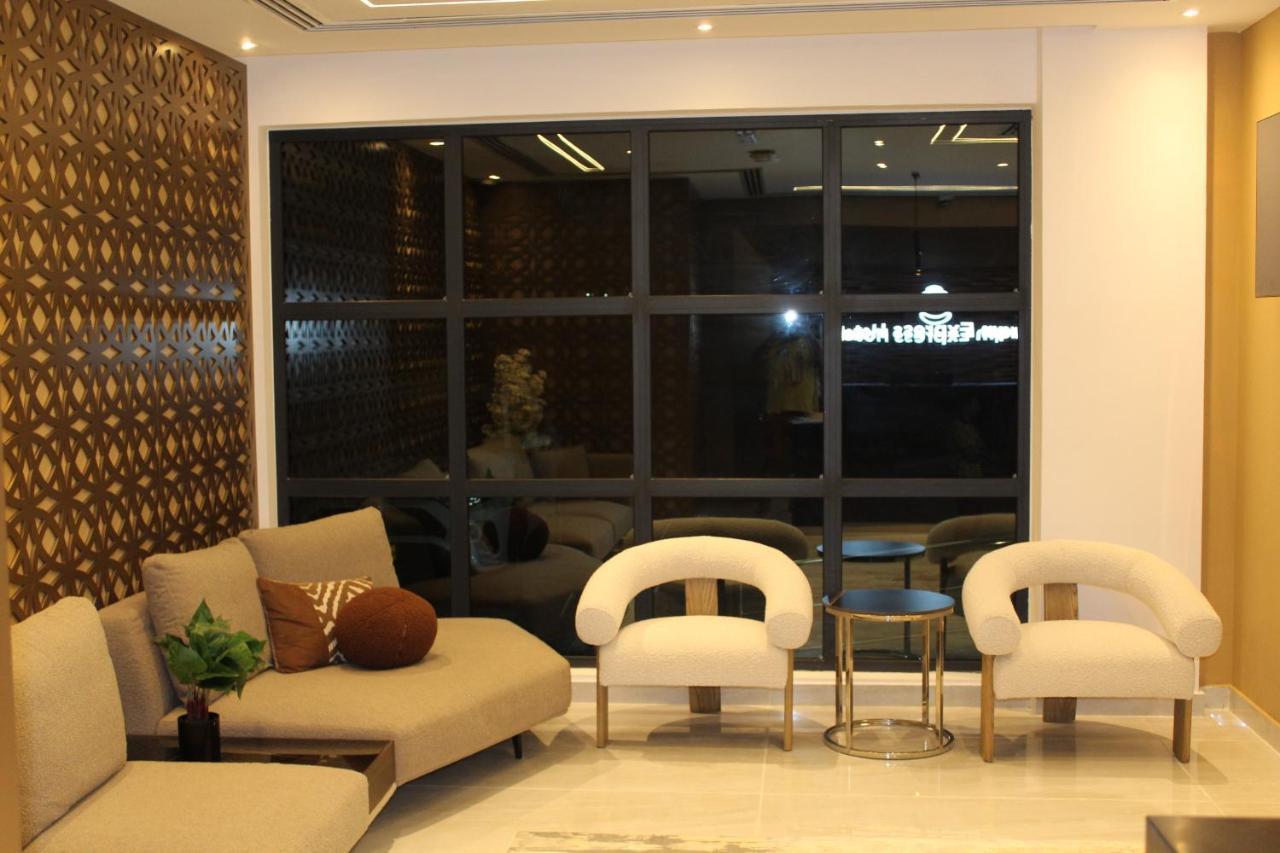 Duqm Express Hotel מראה חיצוני תמונה